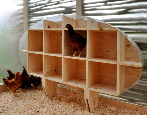 diy chicken feeder with pallets