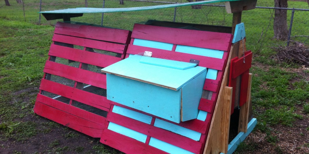 10 Free Pallet Chicken Coop Plans You Can Build in a Weekend The Poultry Guide